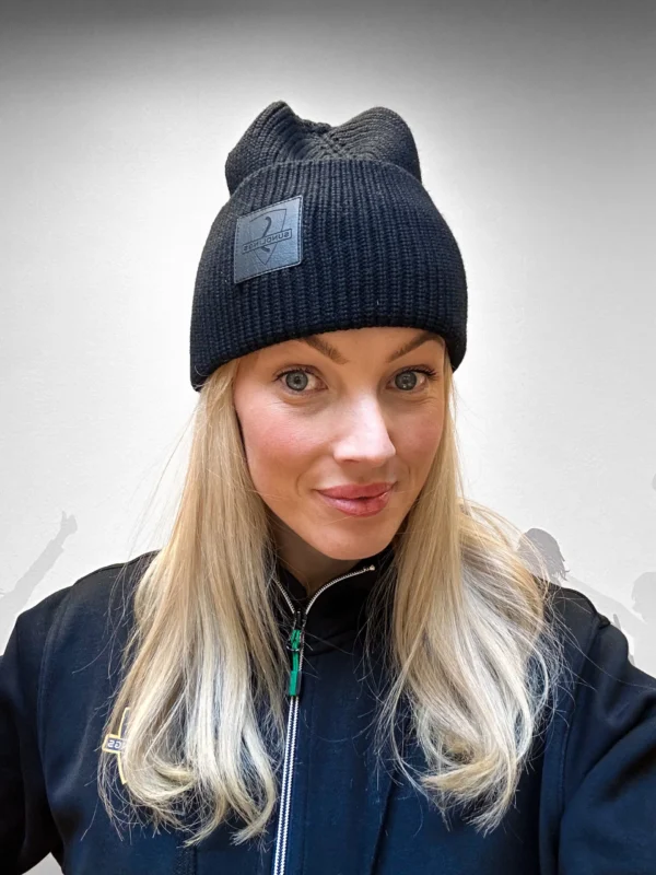 Sundlings mössa hög Svart